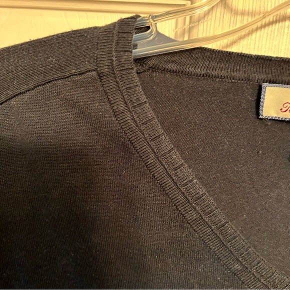 Tommy Bahama 🎉host pick 🎉Black Vneck Sweater size XXL - Picture 3 of 5
